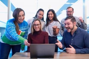 Leia mais sobre o artigo Como aperfeiçoar a gestão de equipes em agências digitais