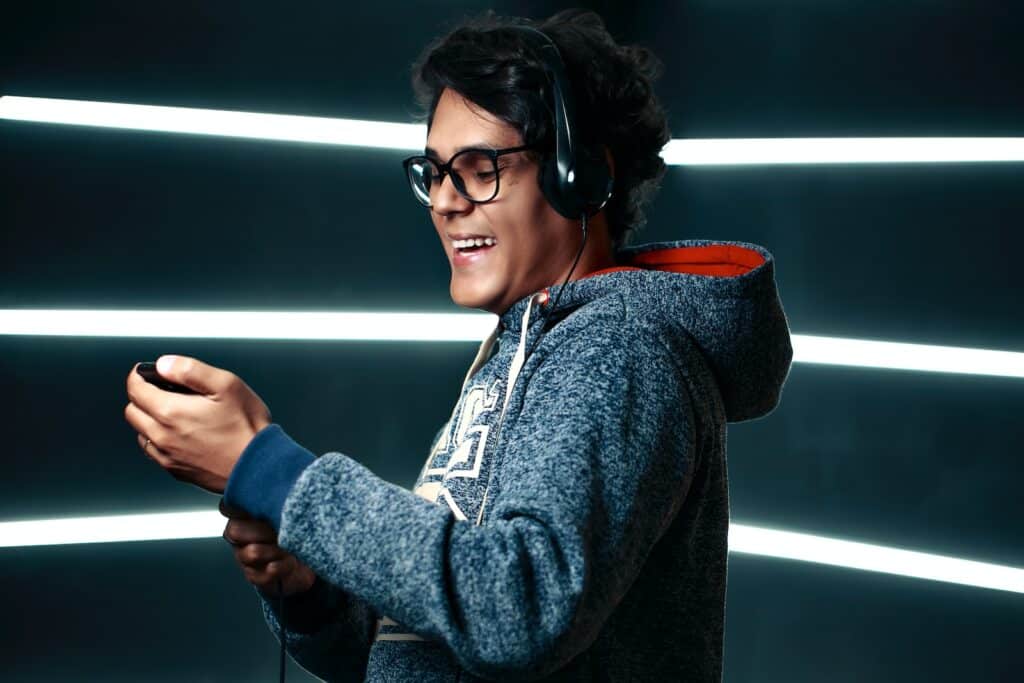 infoprodutor escolhendo entre tik tok ou instagram