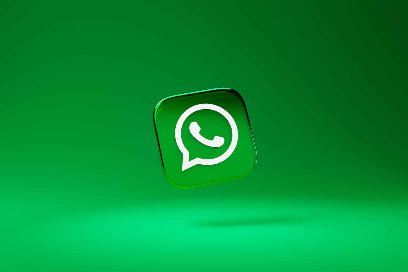 No momento, você está visualizando Mensagem de cobrança para clientes no WhatsApp: 7 exemplos
