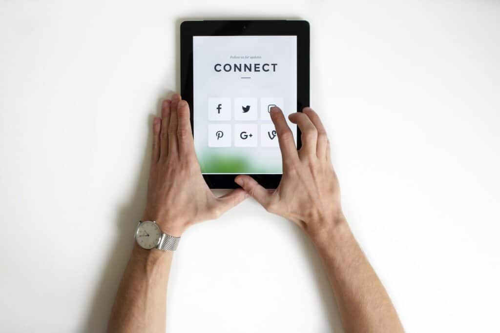 o que faz um social media
