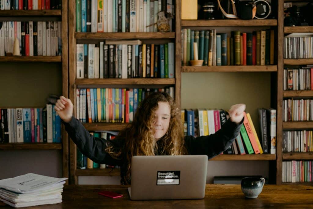 como adolescentes podem ganhar dinheiro